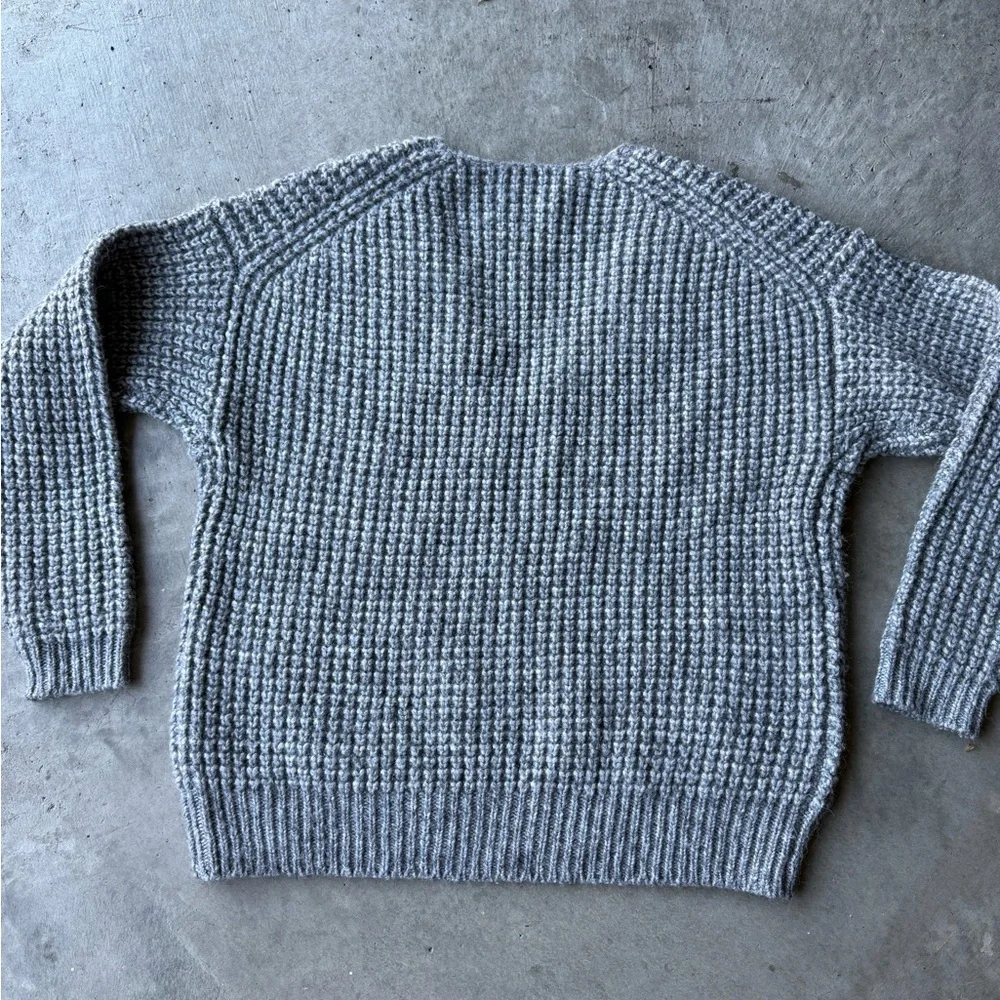 Wilfred Aritzia Charcoal V-Neck Sweater Cotton and Alpaca Blend Size Small - Picture 3 of 9